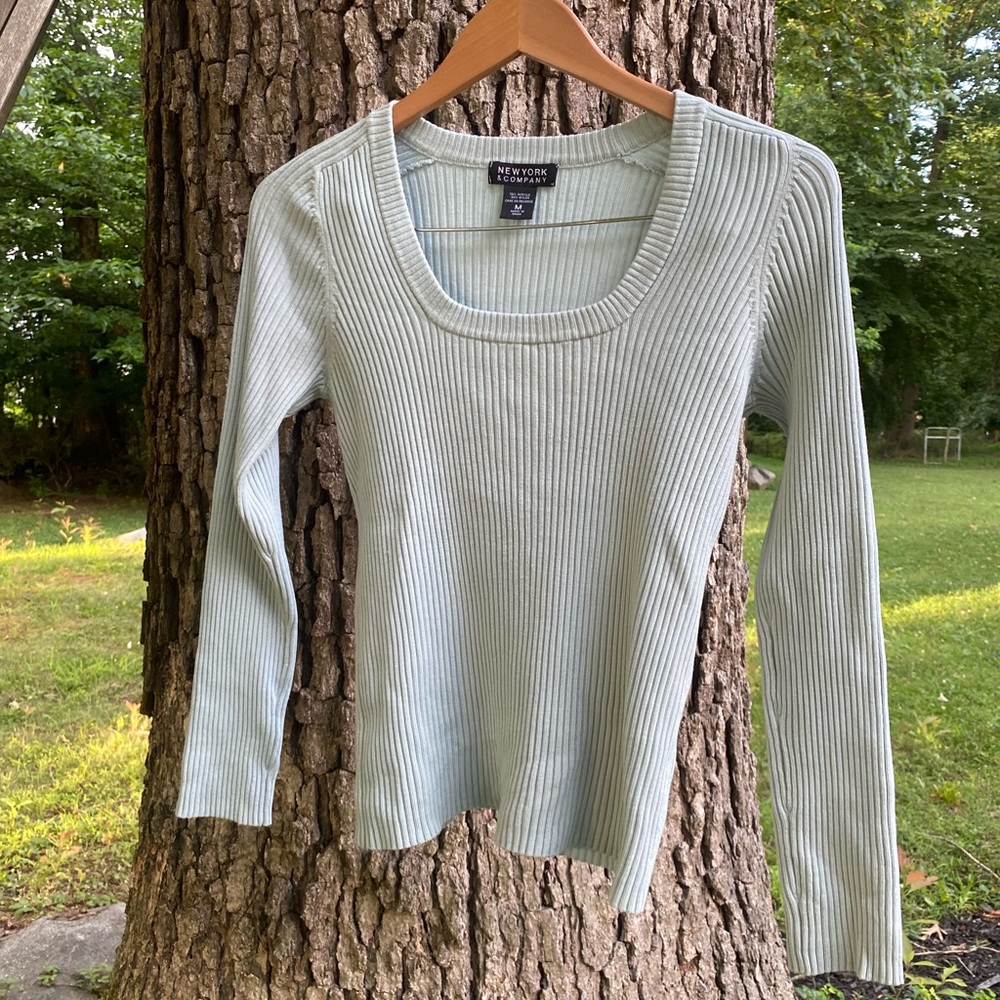 Light blue ribbed long sleeve top